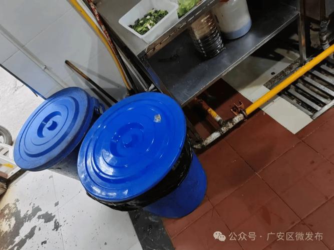 广安区餐饮服务食品安全“红黑榜” 4家红榜示范，4家黑榜整改